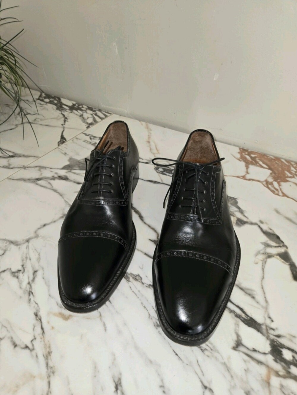 Santoni Italian Men's Oxford Black Shoes, Size 10 1/2, Retails For $1,300.00